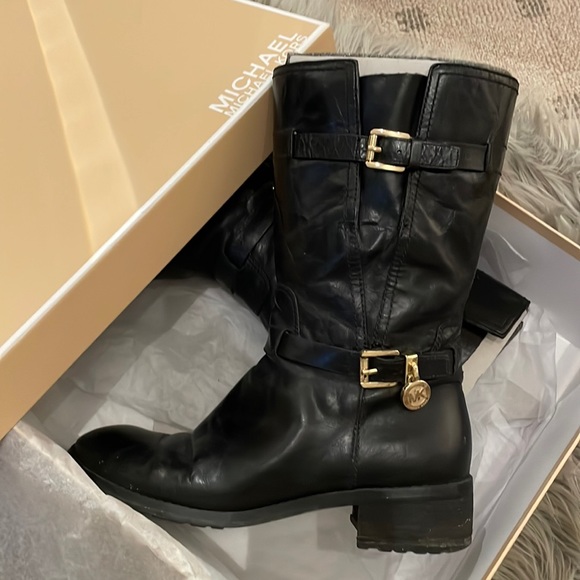 Michael Kors Blake Boot - Picture 1 of 5